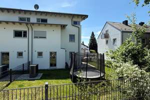 Moderne Doppelhaushälfte mit Photovoltaik, Garten und Dachterrasse zu vermieten – Die vollständige Adresse der Immobilie erhältst du vom Anbieter., 84453 Mühldorf am Inn – Vorschaubild 2