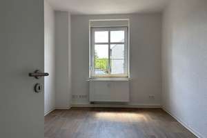 Erdgeschoß mit Dusche, Balkon und Stellplatzmöglichkeit – Friedrich-Ebert-Straße 21, 6237 Leuna – Vorschaubild 7