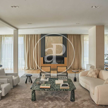 Designer-Villa zum Verkauf in Las Lomas