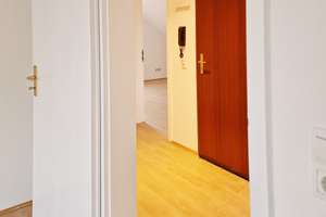 Schöne 2-Zimmer-DG-Wohnung in Bonn / Bad Godesberg mit neuem Bad, Einbauküche, Balkon und Stellplatz – Die vollständige Adresse der Immobilie erhältst du vom Anbieter., 53179 Rüngsdorf, Bonn – Vorschaubild 6