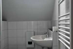 Helle Dachgeschosswohnung in zentraler Lage von Wuppertal! – Die vollständige Adresse der Immobilie erhältst du vom Anbieter., 42115 Elberfeld West, Wuppertal – Vorschaubild 16