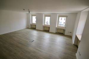 Gepflegte 1-Zimmer-Wohnung mit Einbauküche im Zentrum am Arnulfsplatz. – Zur Schönen Gelegenheit 7, 93047 Innenstadt, Regensburg – Vorschaubild 7