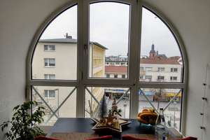 Stilvolle, möblierte 1,5-Zimmer-Maisonette-Wohnung mit EBK am Friedensplatz in Rüsselsheim am Main – Friedensplatz 12, 65428 Rüsselsheim am Main – Vorschaubild 5
