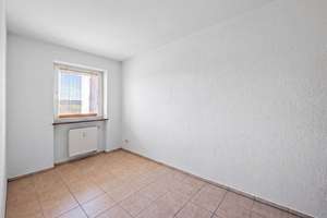 Großzügige 3-Zi-Wohnung mit Balkon und Stellplatz in Fürth (Hardhöhe) – Die vollständige Adresse der Immobilie erhältst du vom Anbieter., 90766 Hardhöhe, Fürth – Vorschaubild 5