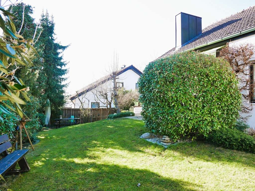 Immobilie in Friedberg - Wundervolles EFH mit Traumgarten & Pool in FRIEDBERG - Bild 2