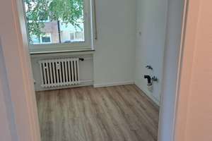 Freundliche 3 – Zimmerwohnung mit Balkon in Uni – Nähe  – Die vollständige Adresse der Immobilie erhältst du vom Anbieter., 33615 Schildesche, Bielefeld – Vorschaubild 12