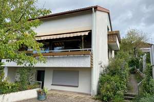 Wunderschönes Einfamilien Reihenhaus in TOP Lage! Mit großer Mehrfachgarage und drei Stellplätzen – Hohenneuffenstraße 10, 72622 Nürtingen – Vorschaubild 2