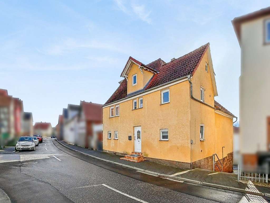 Immobilie in Ebsdorfergrund - Charmantes, denkmalgeschütztes Einfamilienhaus im Herzen von Leidenhofen - Bild 0