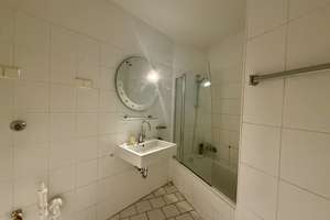 Düsseltal –Gelegenheit mit großem Potenzial | 4 Zimmer | Balkon | XXL-Garage | Eigennutz oder Anlage – Schumannstr. 25, 40237 Düsseltal, Düsseldorf – Vorschaubild 9