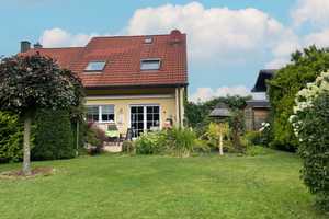 Sofort einziehen! Gepflegte Doppelhaushälfte mit wunderschön angelegtem Garten mit Südausrichtung! – Rhein-Sieg-Kreis – Vorschaubild 1