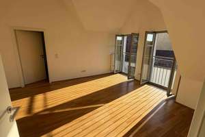 **Provisionsfrei**Wohnen zwischen Eisernem Steg und Arnulfplatz**Dachgeschoss im Altbau – Rehgäßchen 3, 93047 Innenstadt, Regensburg – Vorschaubild 5