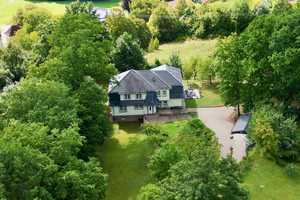 Geräumiges, günstiges und vollst. renoviertes 9-Zimmer-Einfamilienhaus mit geh. Innenausstattung – Neckar-Odenwald-Kreis – Vorschaubild 1