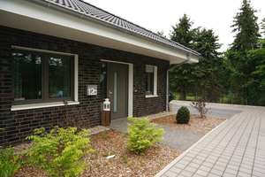 Wunderschöne Doppelhaushälfte in Horst bei Elmshorn – An der Bundestrasse 12c, 25358 Horst (Holstein) – Vorschaubild 1
