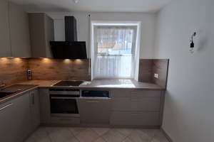 Schöne helle 2,5-Zimmer-Wohnung mit Balkon, Einbauküche und Hobbyraum – Schillerstraße 10, 91074 Herzogenaurach – Vorschaubild 2