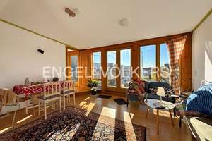 Charmante Dachgeschosswohnung mit zusätzlichem ausgebautem Spitzboden und besonderem Wohnflair