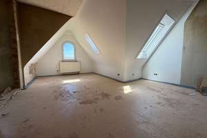 Sanierungsobjekt mit Potenzial – 2,5-Zimmer-Dachgeschosswohnung im Jugendstilhaus