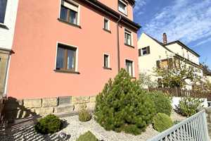 Doppelhaushälfte mit 3 Garagen, Wintergarten, Balkon und kleinem Garten! In guter Lage, Stadtteil Gl – Bayreuth – Vorschaubild 2