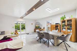 Gepflegtes Einfamilienhaus Baujahr 2010 mit Pool, Doppelgarage und Fußbodenheizung – Die vollständige Adresse der Immobilie erhältst du vom Anbieter., 38448 Brackstedt, Wolfsburg – Vorschaubild 4