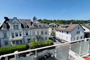 Sehr charmante Dachgeschosswohnung, mit Wohnküche und Sonnenbalkon, in Wiesbaden-Sonnenberg – König-Adolf-Str. 9, 65191 Sonnenberg, Wiesbaden – Vorschaubild 11