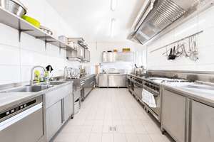 WEINGUT, WOHNHAUS, GASTRONOMIE & PRODUKTIONSHALLE 🏡🍷 Alles auf einem Anwesen in Mainz-Kostheim! – Die vollständige Adresse der Immobilie erhältst du vom Anbieter., 55252 Mainz-Kostheim, Wiesbaden – Vorschaubild 12