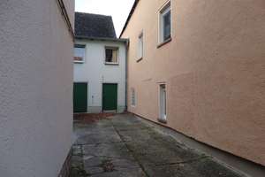 Viel Platz in Hohenmölsen: Mehrfamilienhaus mit zehn Zimmern – August-Bebelstraße 2, 6679 Hohenmölsen – Vorschaubild 4