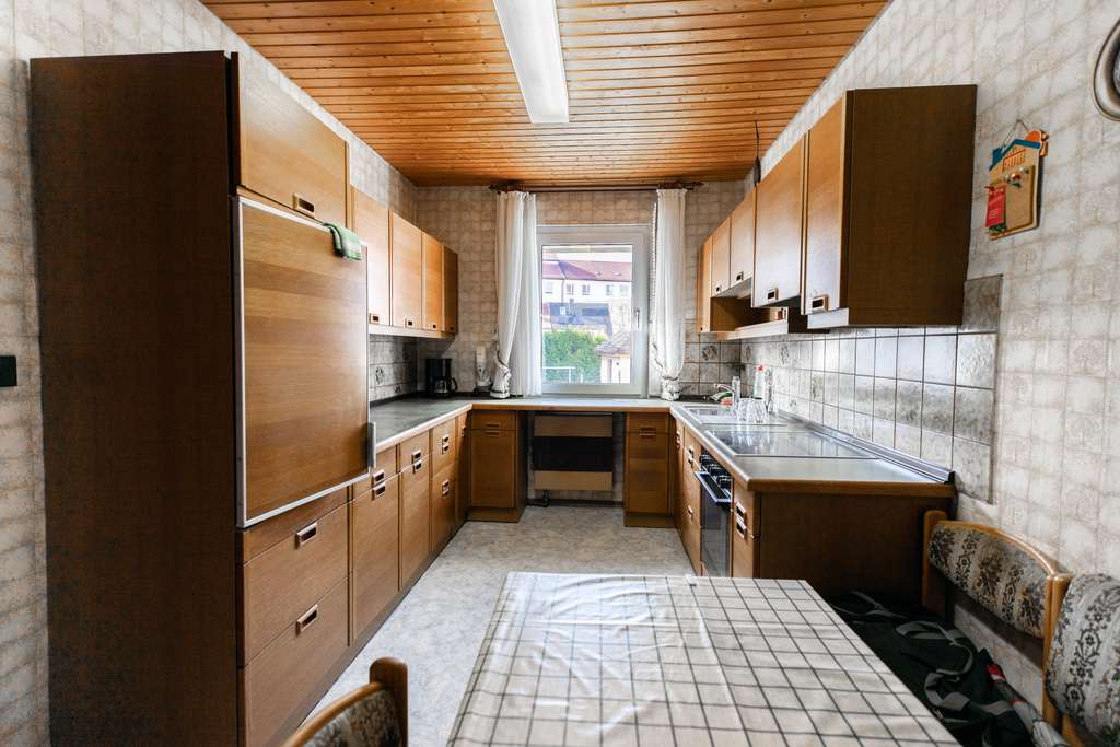 Immobilie in Geislingen an der Steige - Reihenmittelhaus mit Garten - viel Potenzial zum fairen Preis - Bild 2