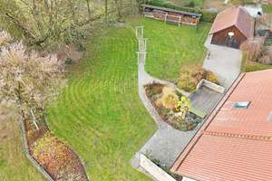 Idyllisches Einfamilienhaus mit liebevoll angelegtem Garten und herrlicher Naturkulisse – Die vollständige Adresse der Immobilie erhältst du vom Anbieter., 85290 Geisenfeld – Vorschaubild 5