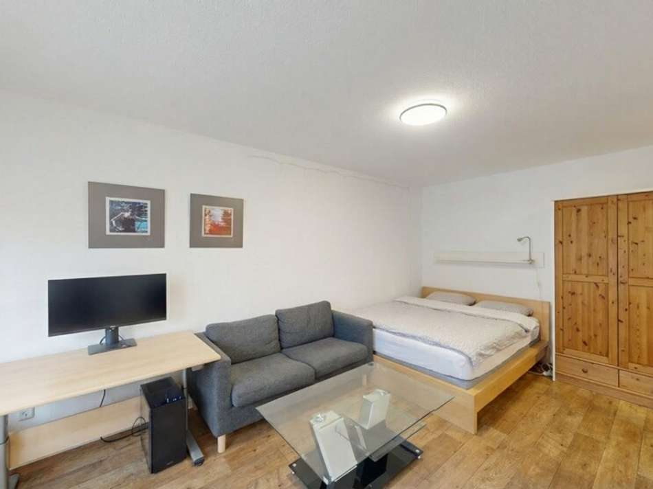 Wohn- und Schlafzimmer