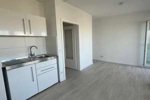 schöne, sanierte 1 Zimmer Wohnung mit Balkon – Hohenstaufenring 41, 50674 Neustadt/Süd, Köln – Vorschaubild 3