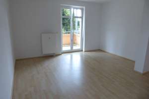 Das ist ja ne Hübsche! - 2-Raum mit Balkon und Laminat in toller Lage – Frühlichtweg 1, 9127 Gablenz, Chemnitz – Vorschaubild 1