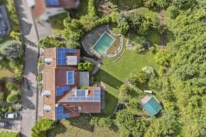Exklusive Familienvilla in Weinsberg – mit Naturpool, PV-Anlage, und traumhafter Feldrandlage! – Die vollständige Adresse der Immobilie erhältst du vom Anbieter., 74189 Weinsberg – Vorschaubild 2