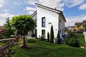 Einfamilienhaus mit gehobener Innenausstattung + mögl. Einliegerwohnung o. Büro / Praxis in Holle – Hildesheim (Kreis) – Vorschaubild 2