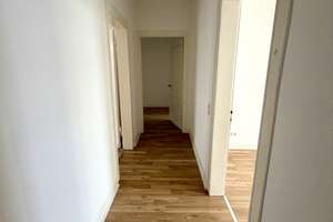 Großzügige 3-Zimmer-Altbauwohnung mit Charme – hell, gepflegt und zentral in Wuppertal-Elberfeld! – Friedrichschulstr. 20, 42105 Elberfeld, Wuppertal – Vorschaubild 2