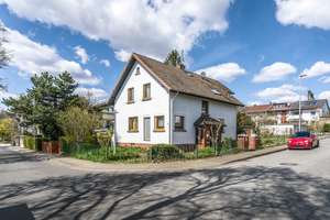 NEU! *Paul & Partner* EINFAMILIENHAUS MIT RENOVIERUNGSBEDARF AUF SCHÖNEM GRUNDSTÜCK! – Die vollständige Adresse der Immobilie erhältst du vom Anbieter., 65191 Bierstadt, Wiesbaden – Vorschaubild 2