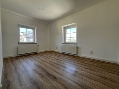 Neu sanierte 2-Raum Dachgeschoss-Wohnung in ruhiger Lage von Markersorf