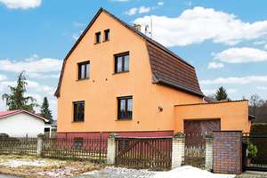 Einfamilienhaus mit Garagenanbau und sanierungsbedürftigem Gartenhaus – Löcknitzstraße 47, 15537 Grünheide (Mark) – Vorschaubild 1