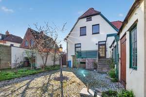 Platz ohne Ende! 6-Zimmer-Haus mit 970 m² Garten & Garage in Nordenham – Die vollständige Adresse der Immobilie erhältst du vom Anbieter., 26954 Nordenham – Vorschaubild 19