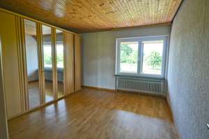 EFH / ZFH mit großem Garten und zwei Garagen in Wiesenrandlage – Die vollständige Adresse der Immobilie erhältst du vom Anbieter., 23560 Moisling, Lübeck – Vorschaubild 23