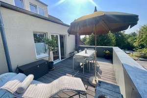 Wunderschöne Maisonette-Wohnung mit viel Raum und sonnigem Balkon in Groß Borstel – Die vollständige Adresse der Immobilie erhältst du vom Anbieter., 22453 Groß Borstel, Hamburg – Vorschaubild 2