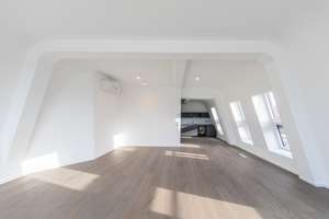 Luxus-Dachgeschoss-Wohnung mit Aufdach-Terrasse!