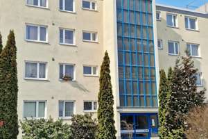 Westend/Charlottenburg; attraktive und bezugsfreie 2-Zimmer-Wohnung mit Süd-Balkon und TG-Stellplatz – Die vollständige Adresse der Immobilie erhältst du vom Anbieter., 14050 Westend, Berlin – Vorschaubild 1