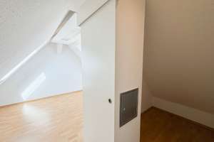 Helle und großzügige 3,5-Zimmer Maisonettewohnung mit EBK und Balkon! – 70327 Untertürkheim (Ortsteil), Stuttgart – Vorschaubild 24