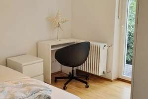 Geräumige 4-Zimmer-Wohnung mit Balkon und Terrasse und Gartenanteil am Olympiapark – 80809 Am Luitpoldpark, München – Vorschaubild 5