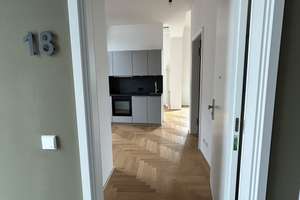 Schick und gemütlich: 1,5-Zimmer DG-Wohnung im sanierten Stilaltbau am Rande des Bahnhofsviertels – Gutleutstraße 30, 60329 Bahnhofsviertel, Frankfurt am Main – Vorschaubild 2