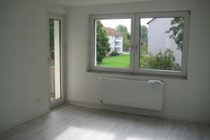 Modernisierte 3- Zimmerwohnung mit sonnigem Balkon – Schierholzstr. 100 A, 30655 Hannover – Vorschaubild 2