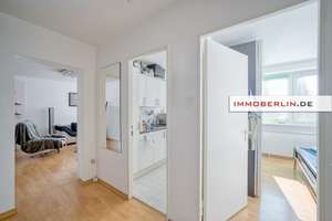 IMMOBERLIN.DE - Sehr attraktive Wohnung mit Sonnenbalkon & Pkw-Stellplatz in ruhiger Lage