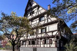 Kulturdenkmal von Rang: Repräsentatives Fachwerkhaus in bester Zentrumslage von Stuttgart-Vaihingen