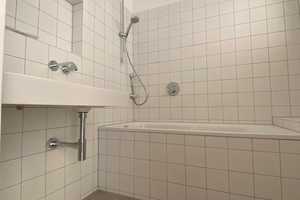 Wunderschöne 2-Zimmer Altbauwohnung mit Balkon und Wohnküche – München – Vorschaubild 7