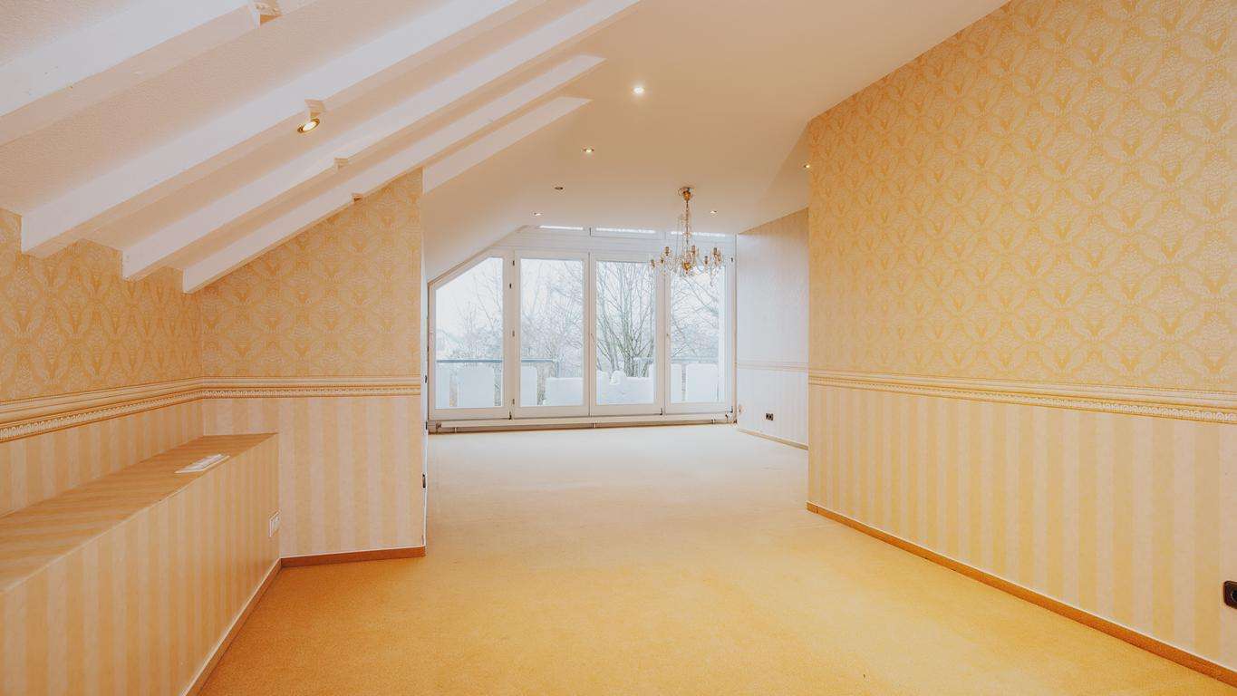 Immobilie in Breisach am Rhein - Vielseitig nutzbares Einfamilienhaus mit Büroeinheit und Einliegerwohnung in Breisach-Hochstetten - Bild 4