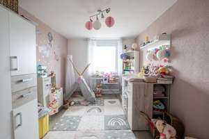 Großzügige 4-Zimmer-Wohnung mit Einbauküche, Garage und Fernblick – Die vollständige Adresse der Immobilie erhältst du vom Anbieter., 72760 Reutlingen-Mitte, Reutlingen – Vorschaubild 11